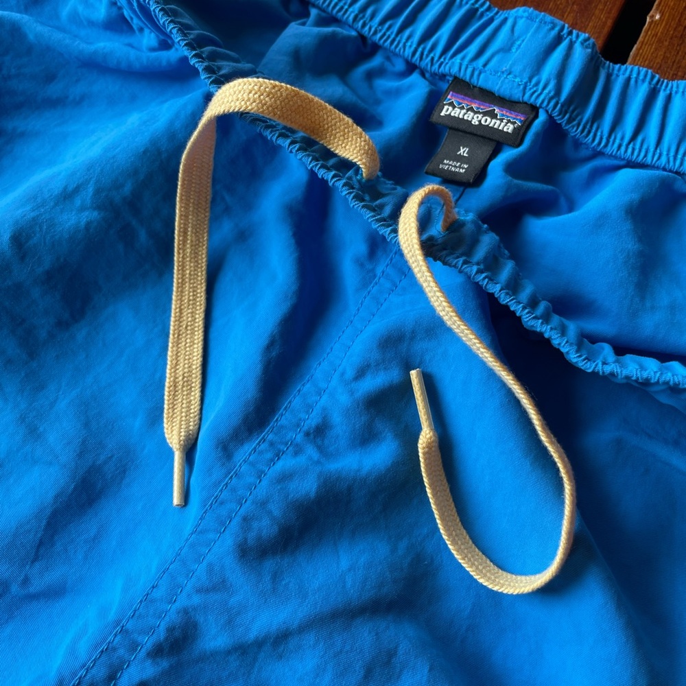 Patagonia Barely Baggie Blue Shorts size XL - Picture 3 of 11